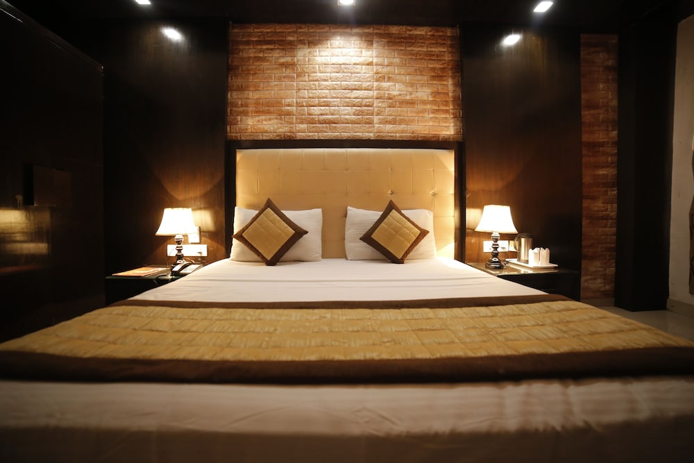 HOTEL DELHI PRIDE 16/42