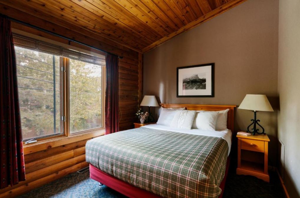 Cedar, Luxury, Lodge, 3 Queen Beds, Sofa