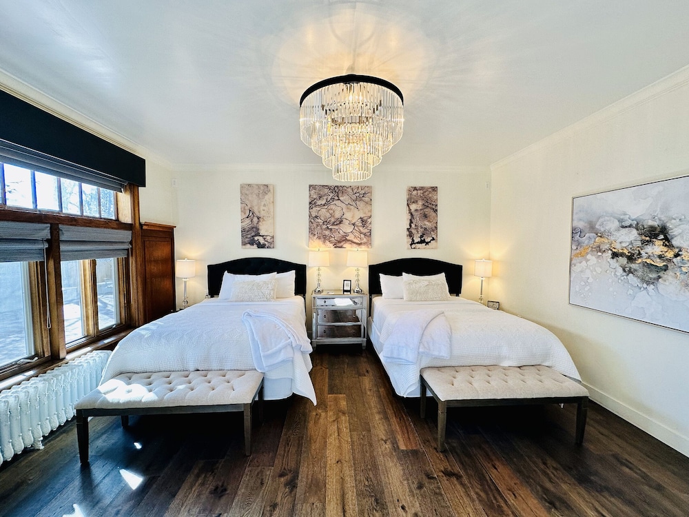 Bespoke Inn Flagstaff 20/50