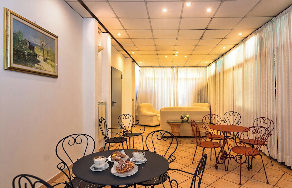 Hotel Ambasciatori 45/62
