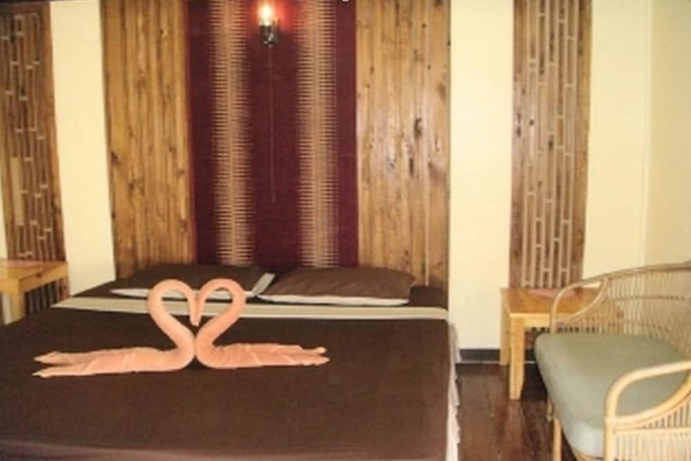 White Sand Beach Resort 30/74