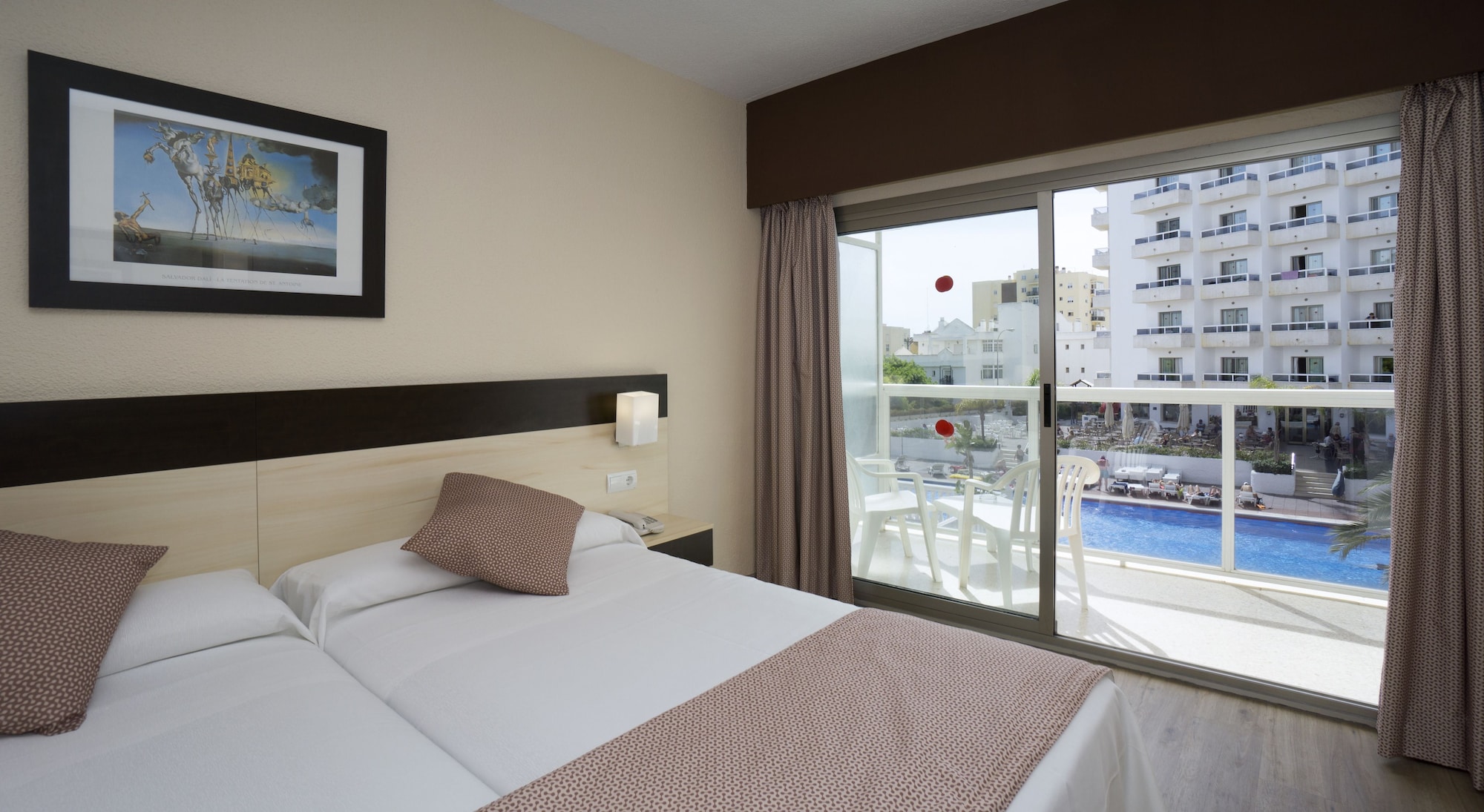 ROOM, DOUBLE BED, POOL VIEW, TERRACE