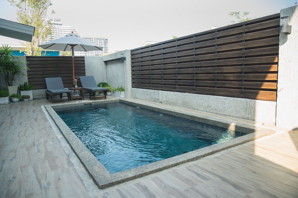 Coral Tree Villa Huahin 9/72