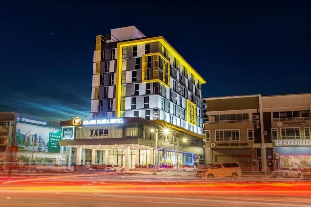 Grand Flora Hotel 8/61