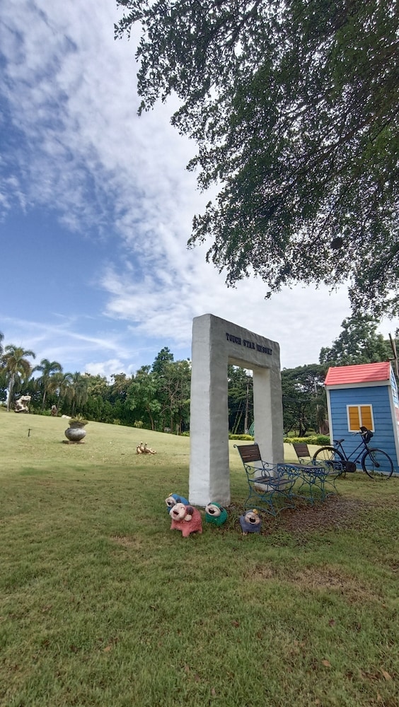 Touch Star Resort 64/66