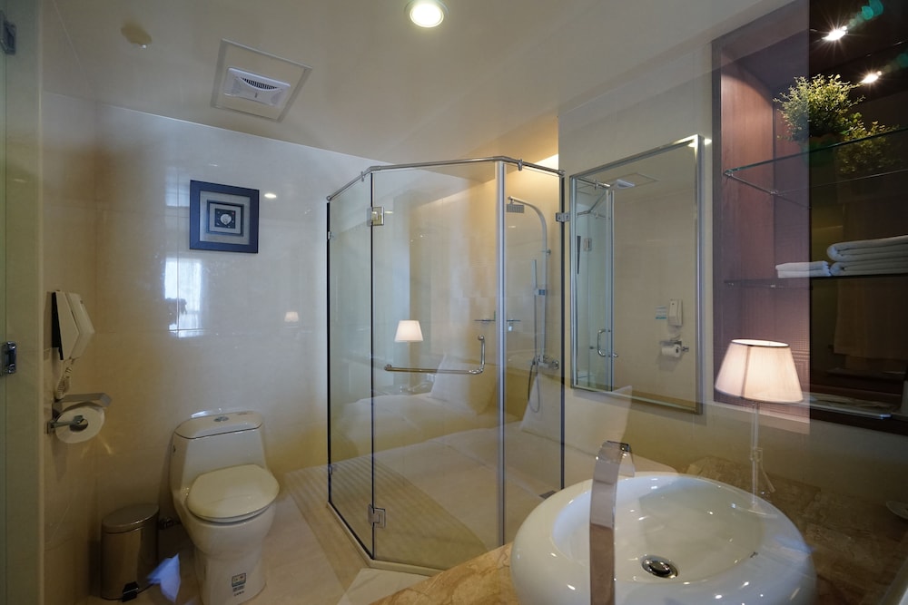 HAI YUE HOTEL 31/33