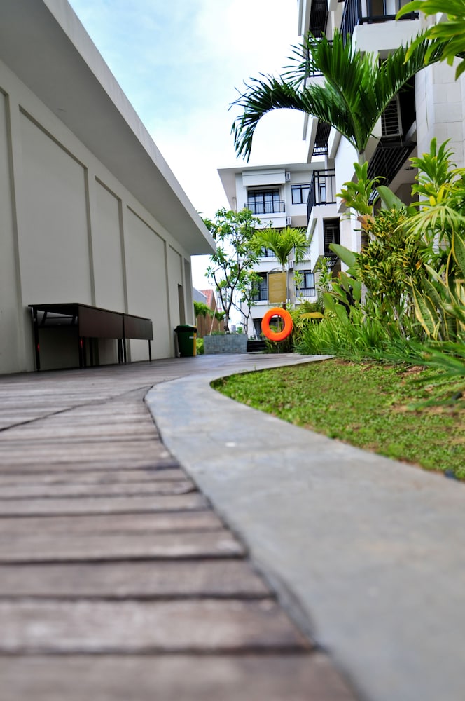 Grand Kuta Hotel Residence 51/53