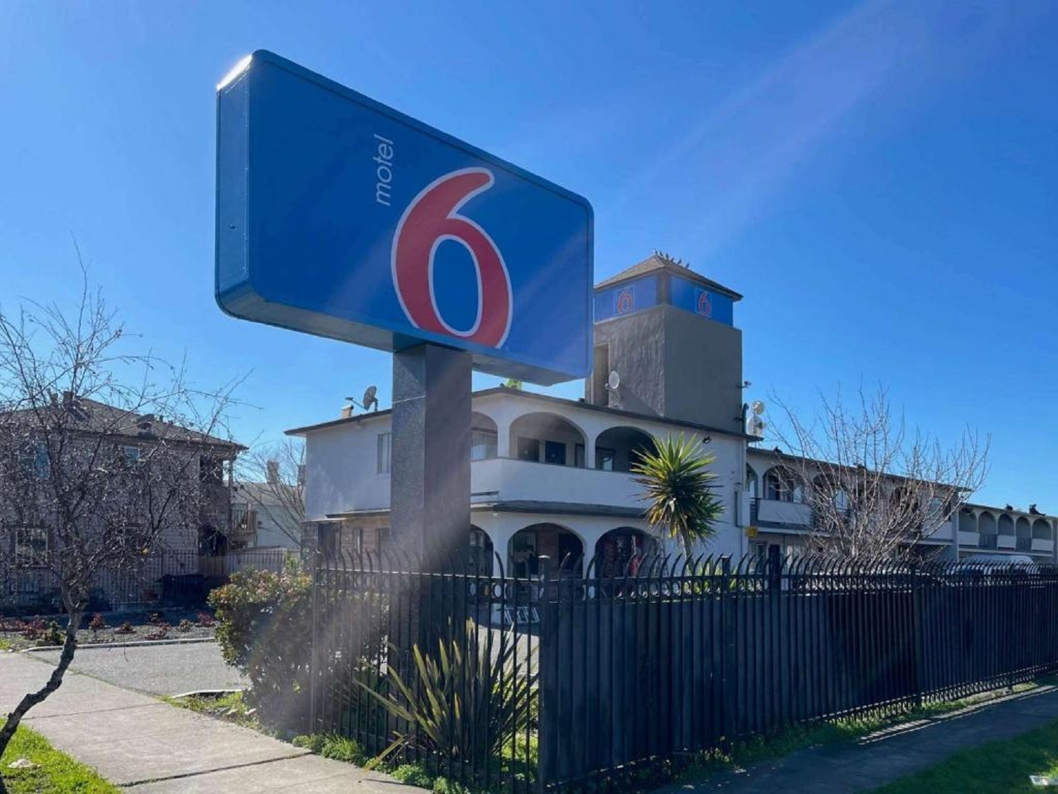 Motel6 Richmond, CA – Civic Center 22/24