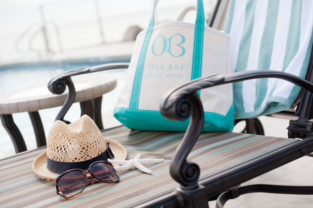 Oak Bay Beach Hotel 36/65