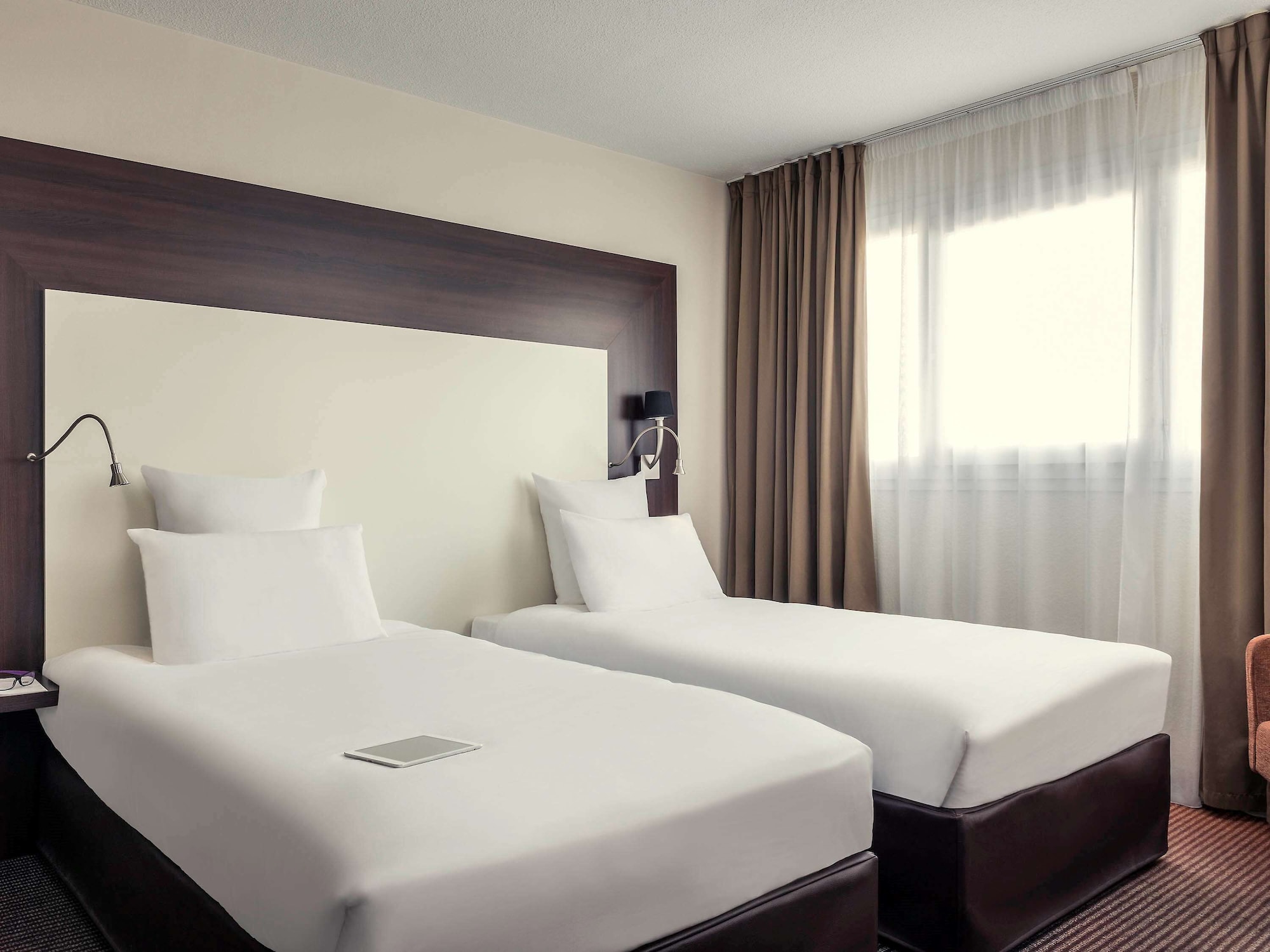CLASSIC, TWIN BEDS