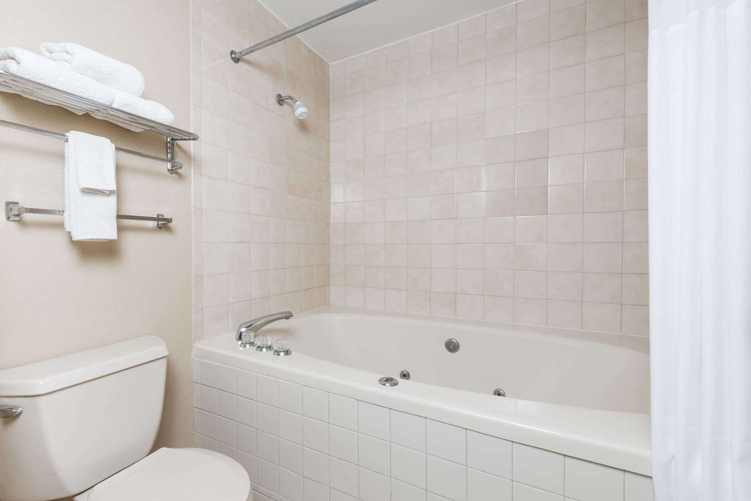 Days Inn by Wyndham New Market/I-81 11/12