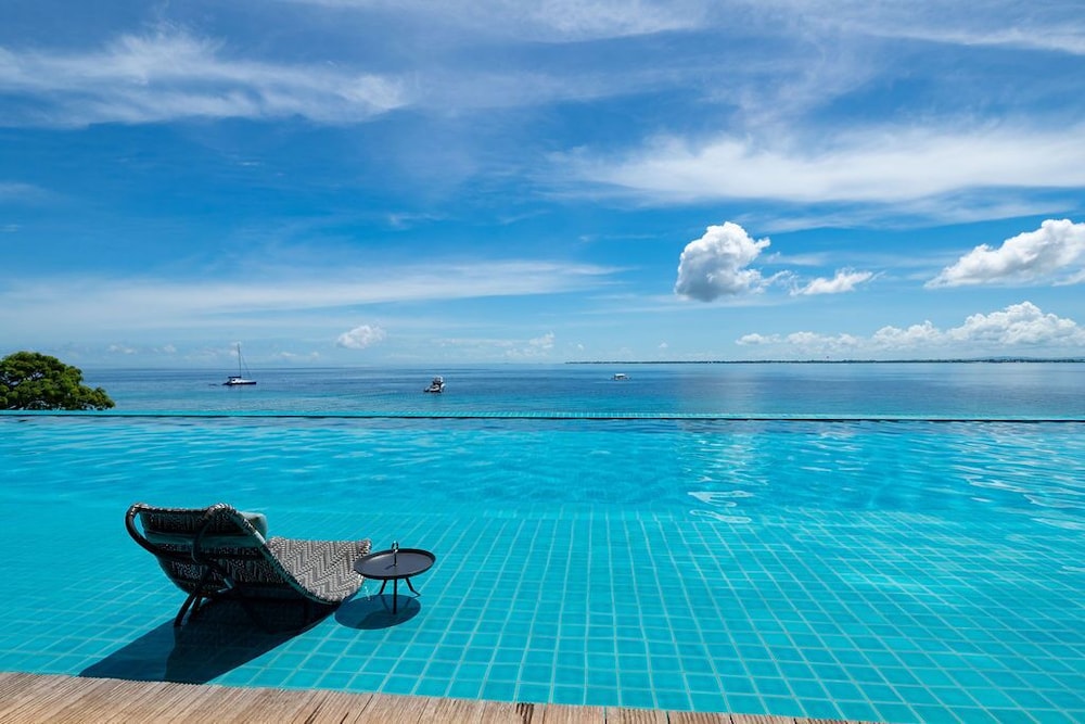 The Reef Island Resort Mactan, Cebu 15/20