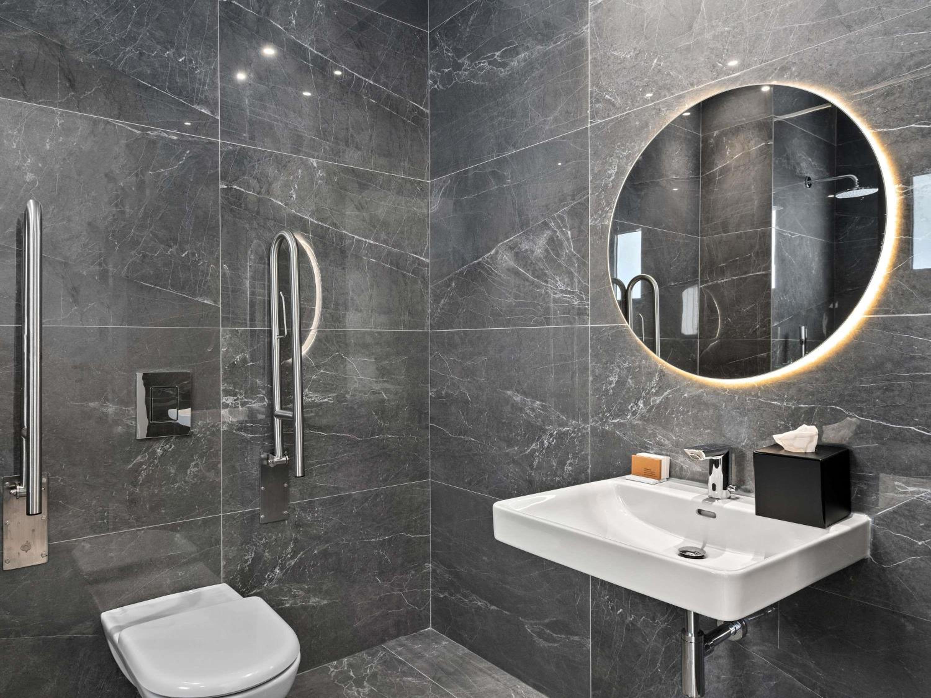 غرفة بسرير فردي لذوي الإعاقة، Mercure Larnaca Finikoudes Beach 8/9