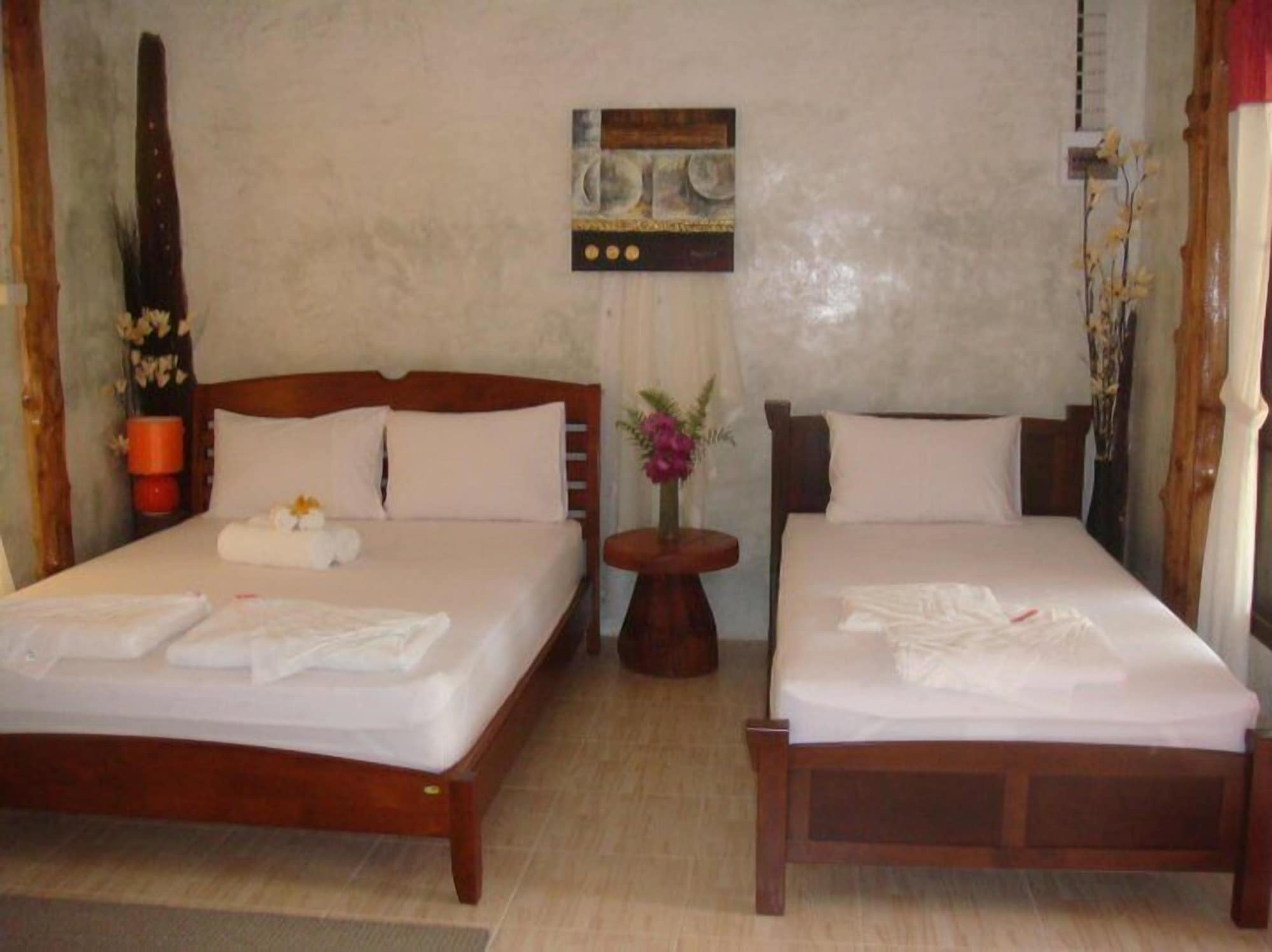 Siam, 1 Double and 3 Single Beds