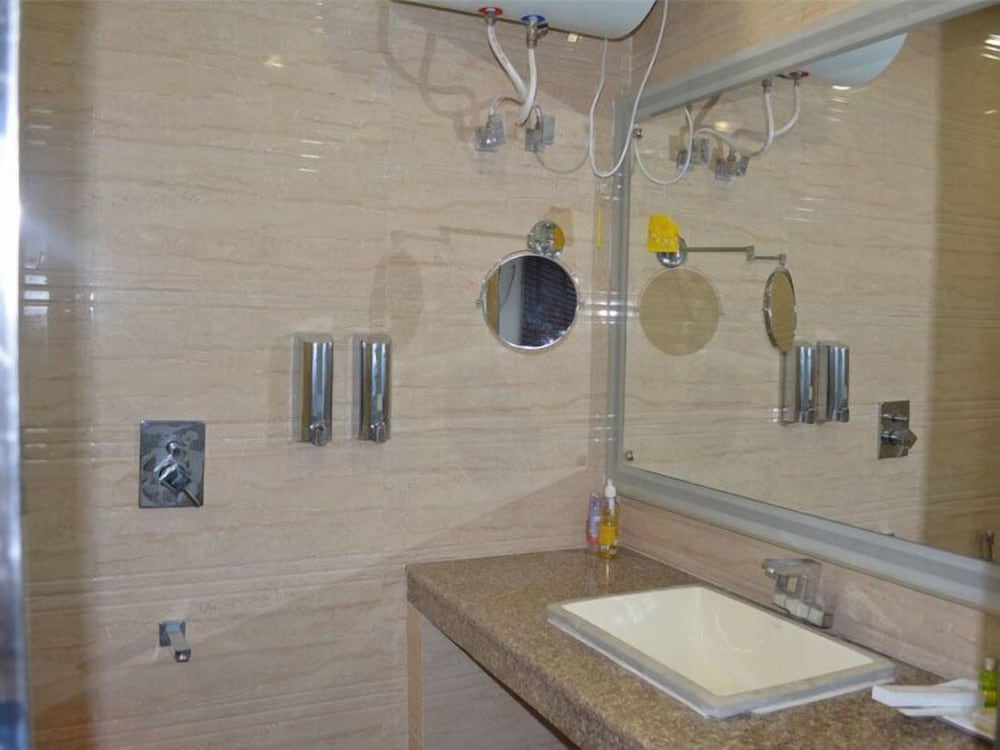 Hotel Stay At Green View 39/47