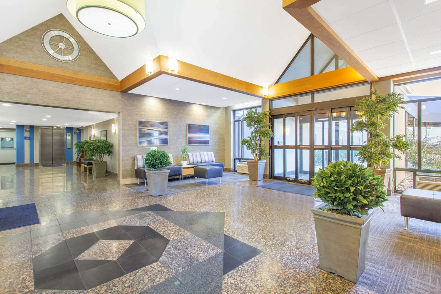 Days Inn by Wyndham Lanham Washington DC 3/40
