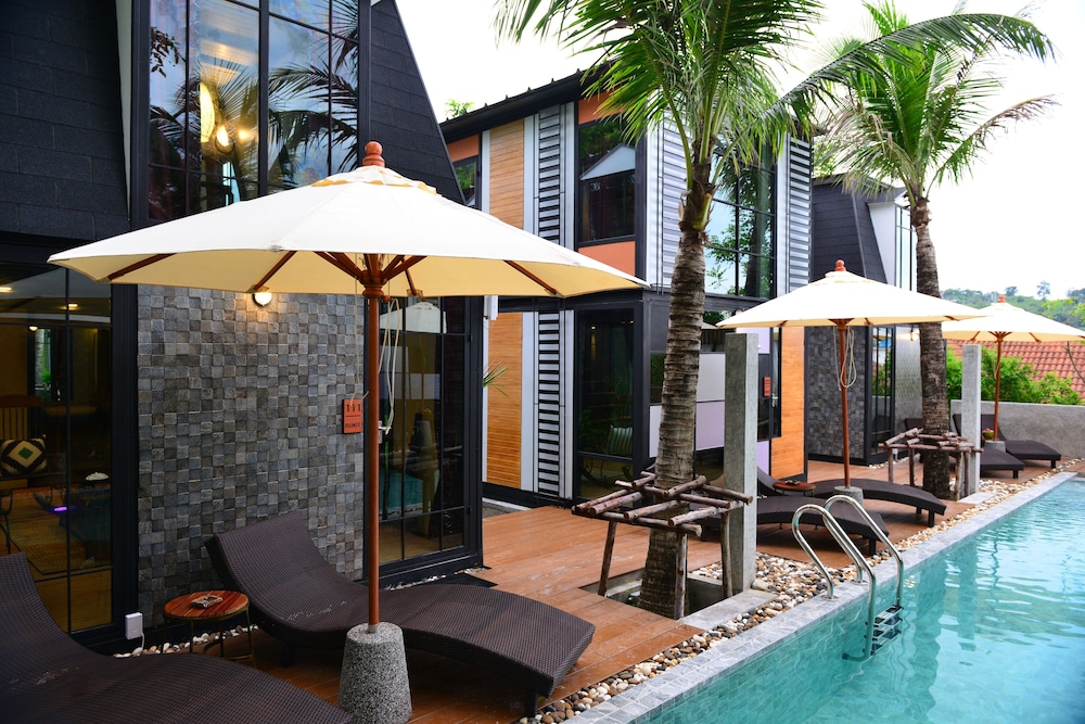 Bukit Pool Villas 38/44