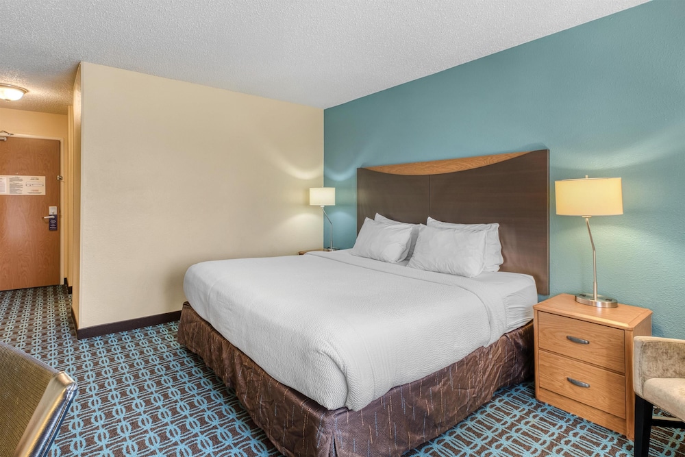 SureStay by Best Western Mount Pleasant Racine 18/61