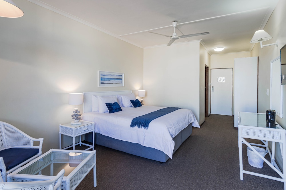 BAYVIEW HOTEL 36/75