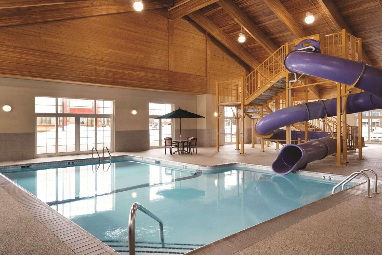 Country Inn & Suites by Radisson, Shoreview-Mounds View, MN 13/18