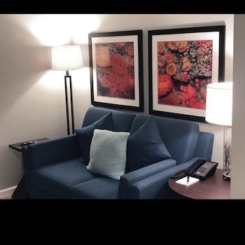 EXECUTIVE, KING BED