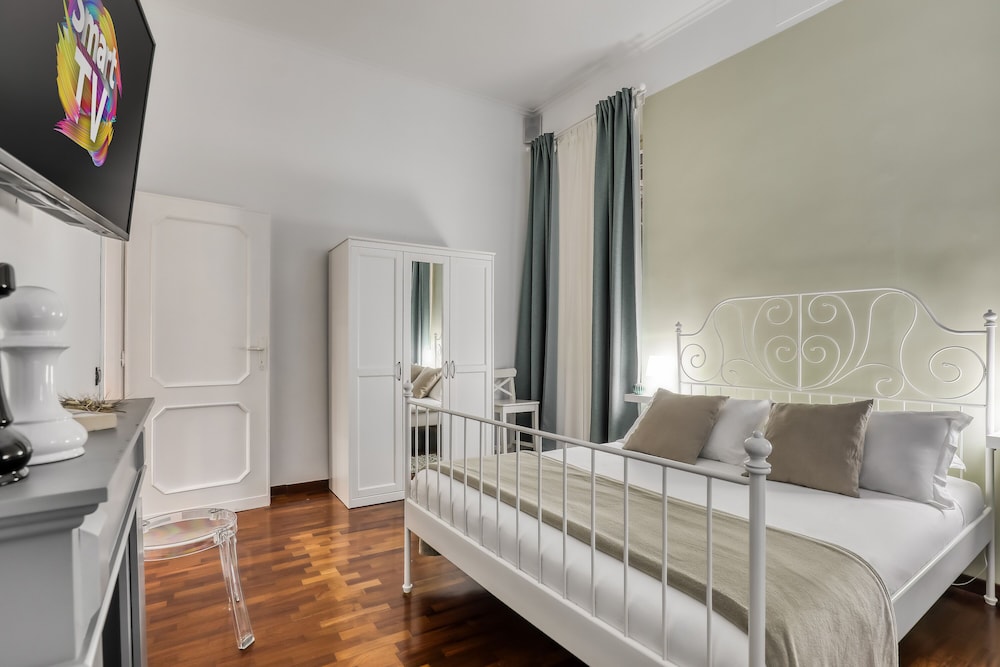 1 BEDROOM, APARTMENT, PATIO