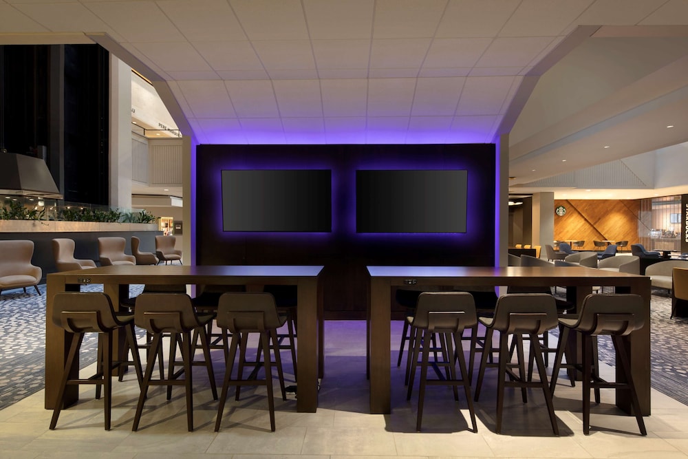 Hyatt Regency Milwaukee 52/73