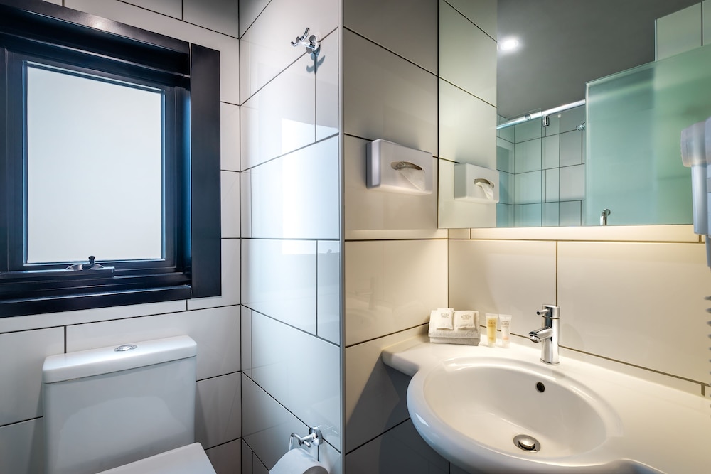 Essence Hotel Carlton 11/55