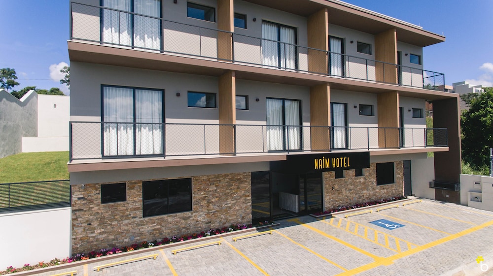 NAIM Hotel 2/18