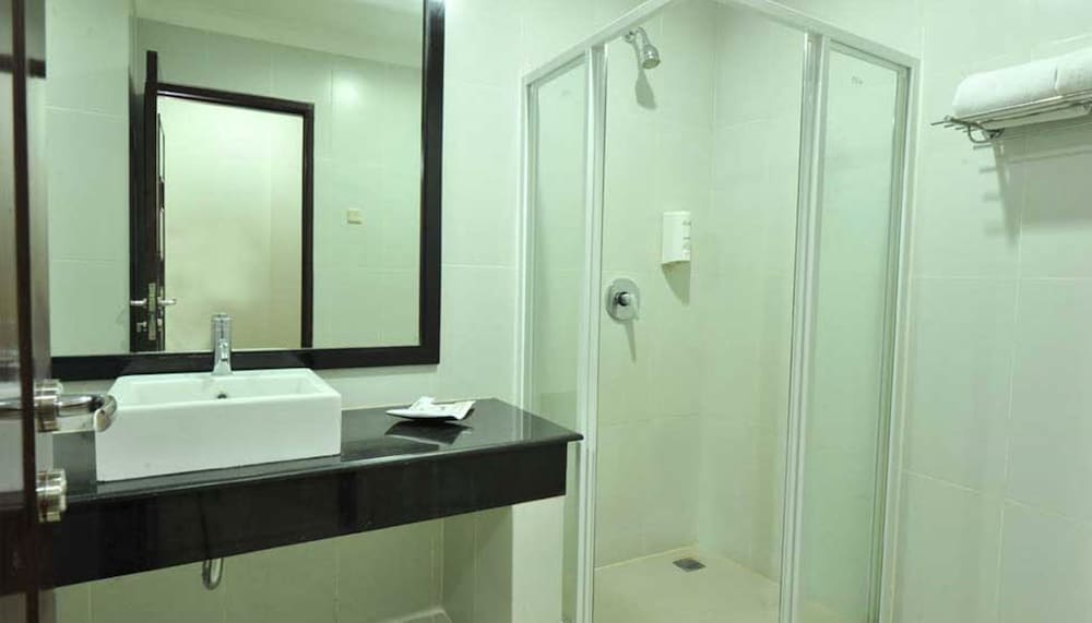 Palace Hotel Cipanas 37/39