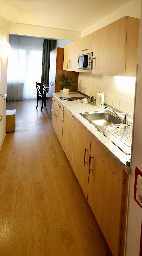 Hotel Lutzow 53/65