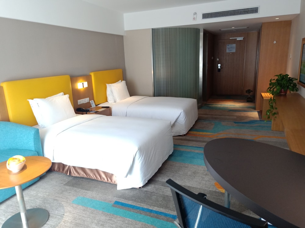 HOLIDAY INN EXPRESS XI'AN QUJIANG SOUTH 24/67