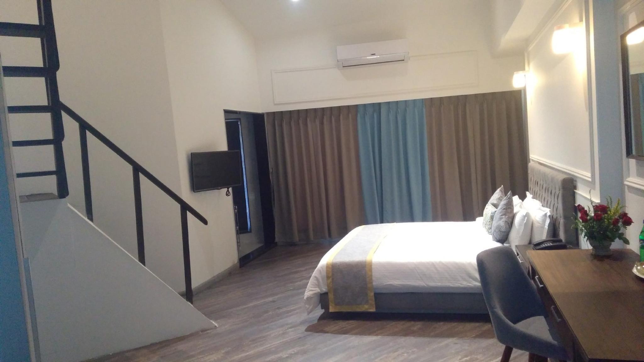 Attic Family Room for 2 Adults and 2 Children