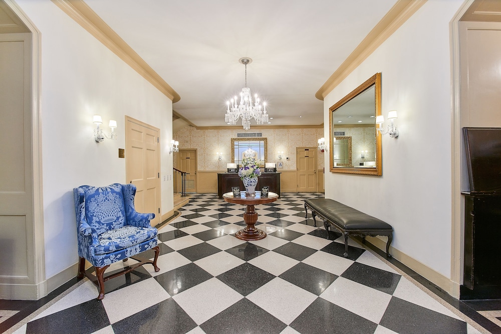 3 WEST CLUB HOTEL 34/62