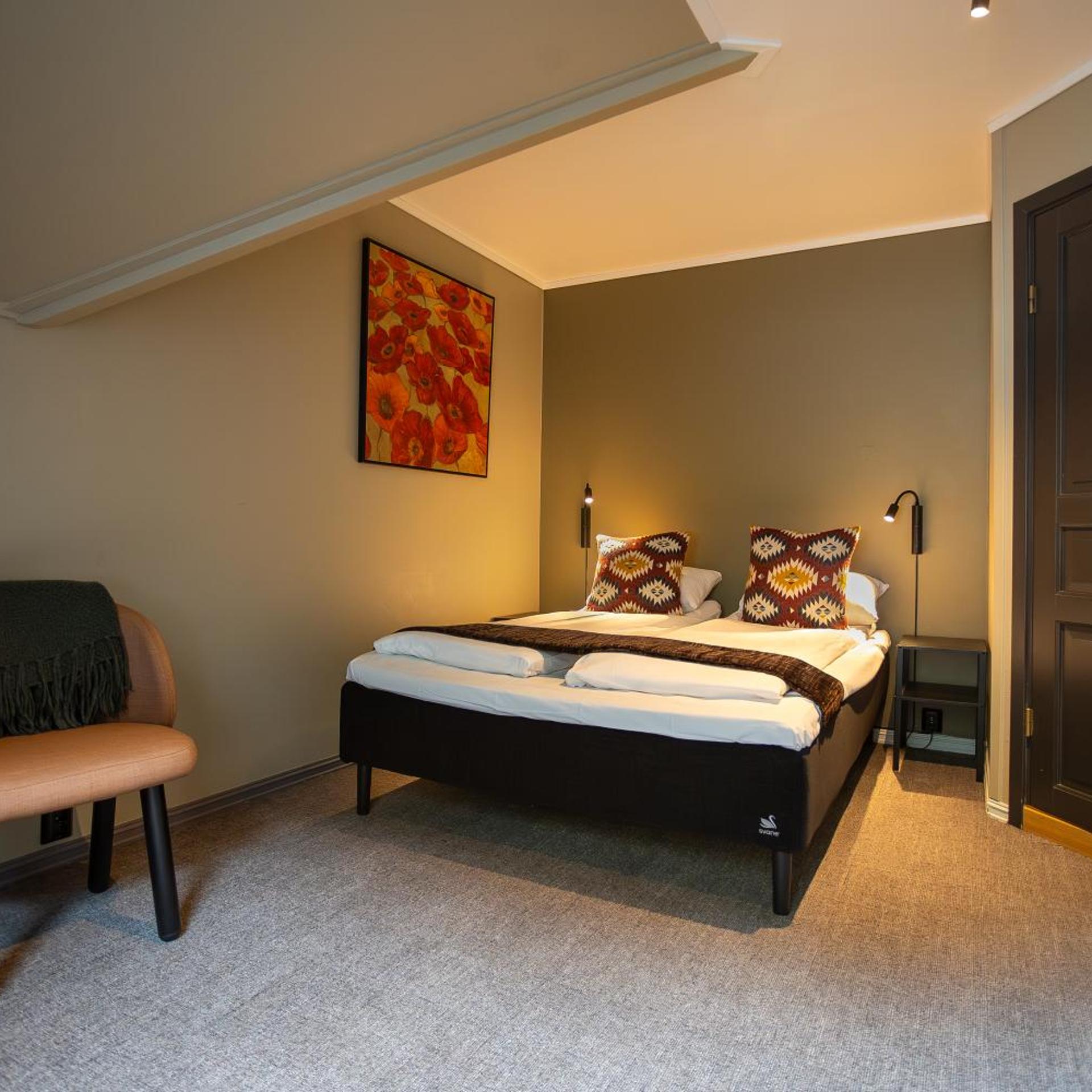 Room, Twin Beds, No Balcony