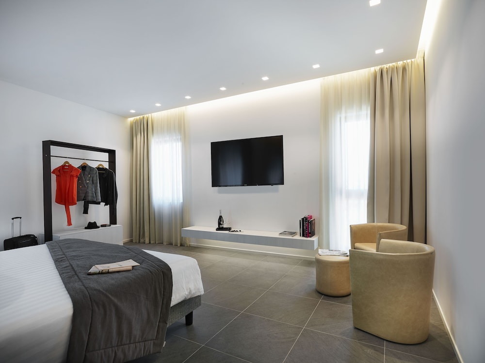 Boutique Hotel Touring 13/68
