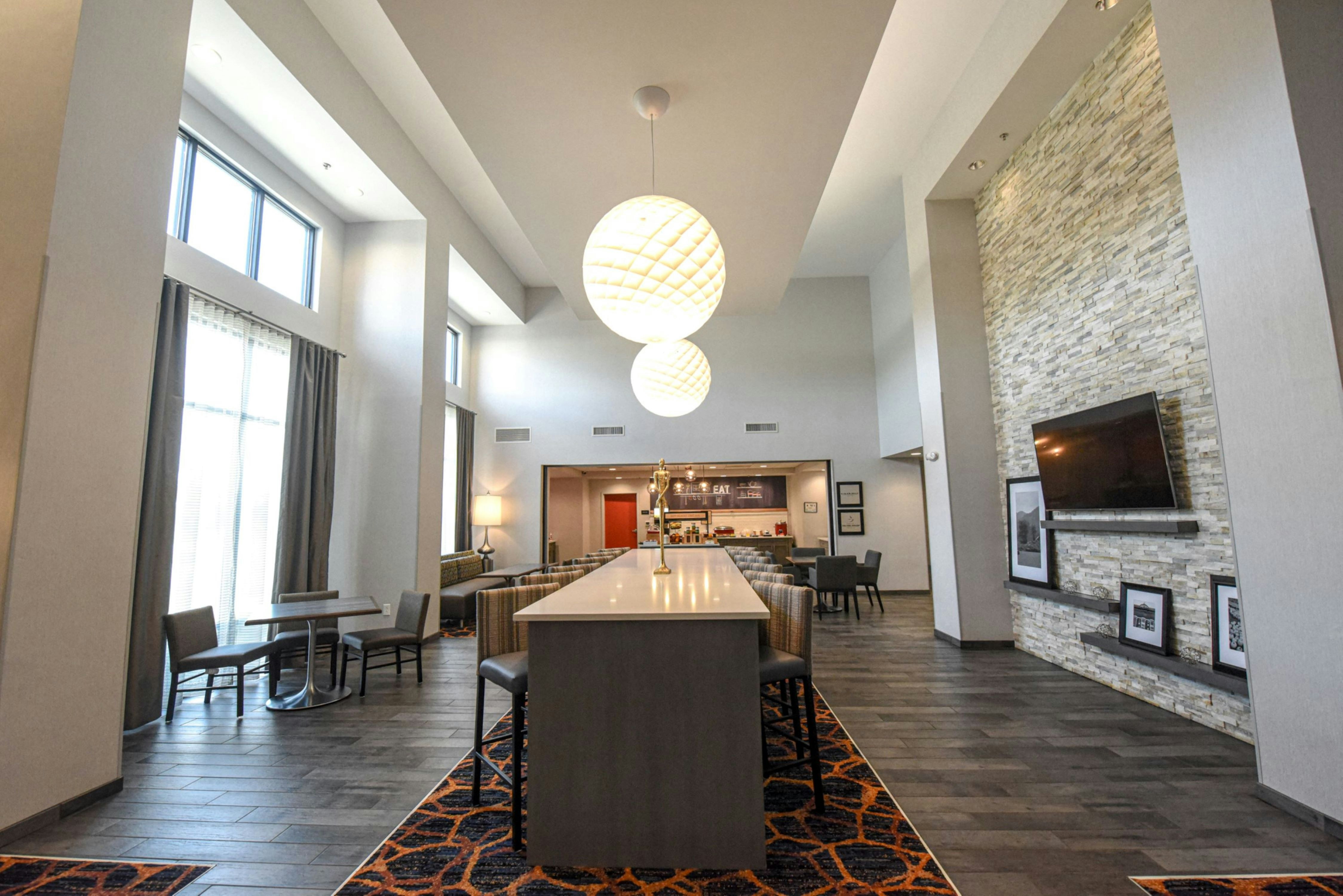 Hampton Inn Suites Lenoir Nc 58/76