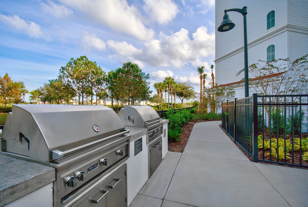 Fairfield Inn & Suites by Marriott Orlando at Flamingo Crossings Town Center 35/41