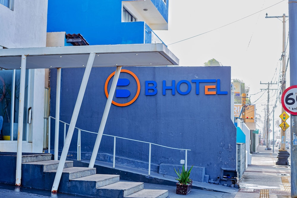 B Hotel 2/50