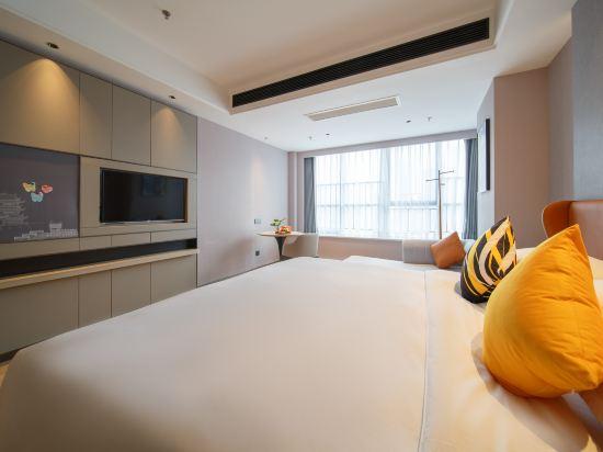 Superior, Queen Bed