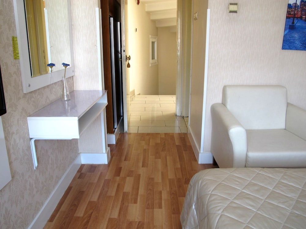 Idrisoglu Hotel 17/18