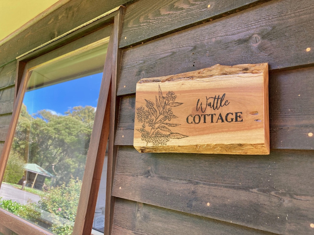 DAYSY HILL COUNTRY COTTAGES 3/50