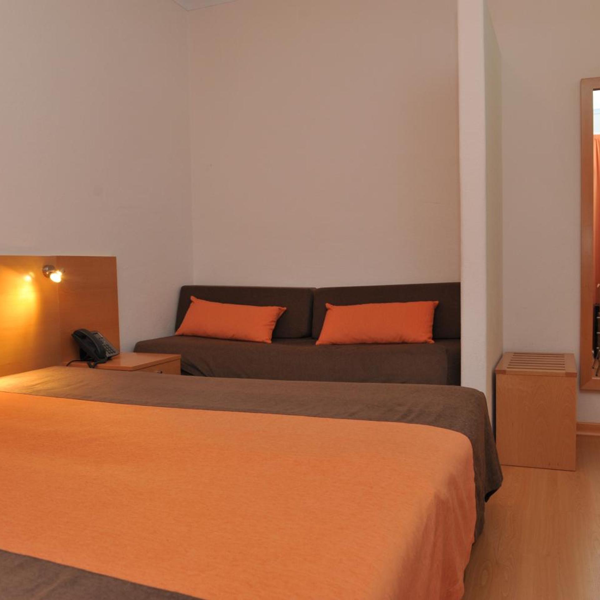 Economy, Twin Beds
