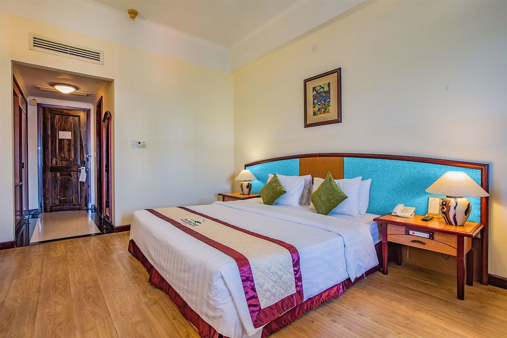 DELUXE, SEA VIEW