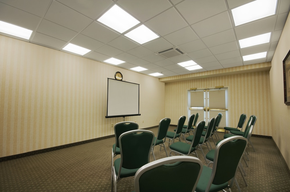 Best Western Plus Lake Elsinore Inn & Suites 40/53
