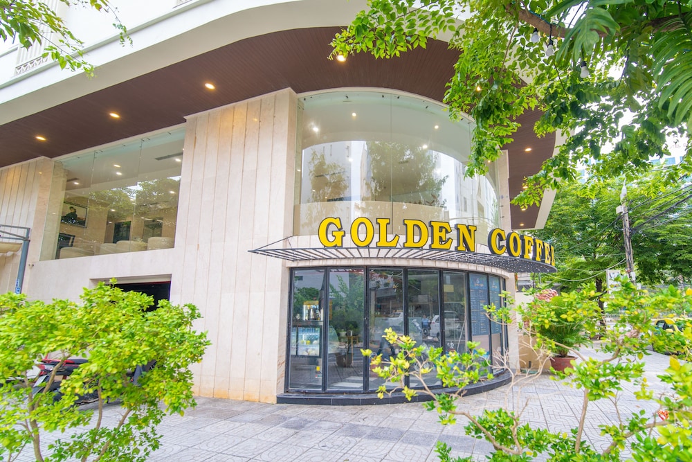 Golden Star Hotel 4/69