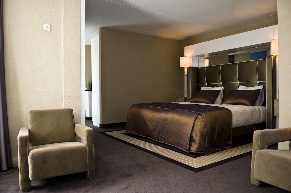 WESTCORD HOTEL SCHYLGE 18/67