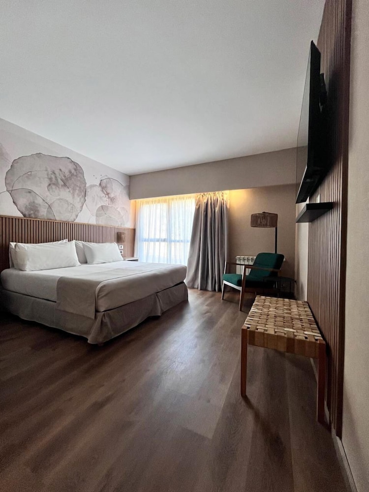 SUPERIOR, DOUBLE BED