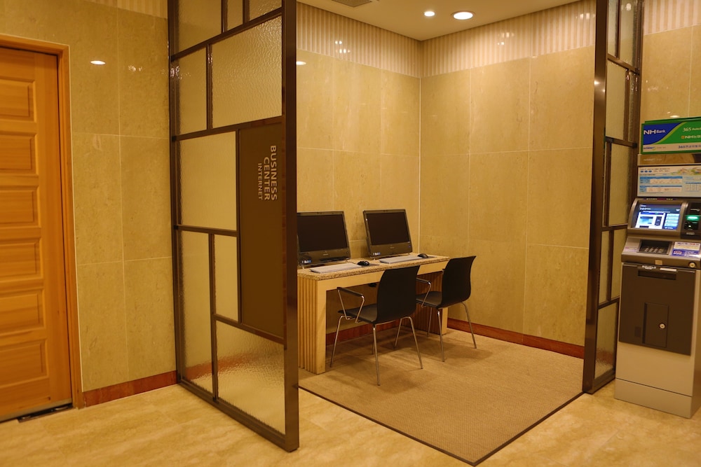 Shangria Beach Tourist Hotel 46/50
