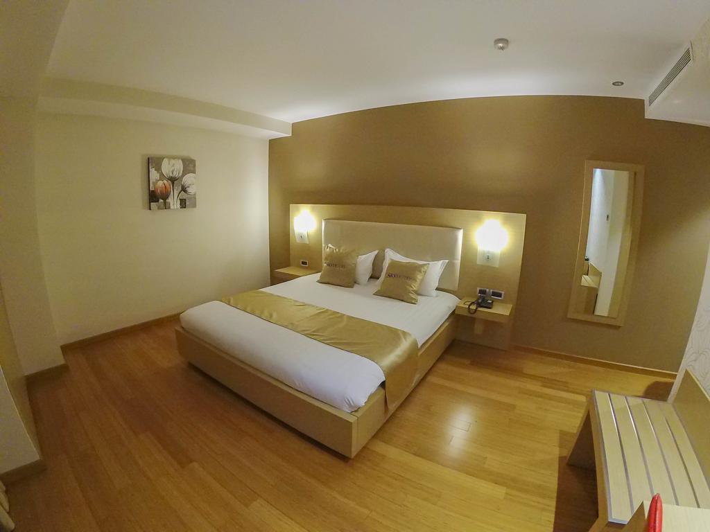 Sky 2 Hotel 13/38